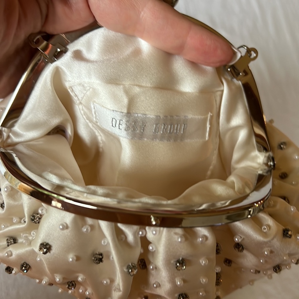 Darling pearl and crystal beaded cocktail purse - Picture 4 of 5